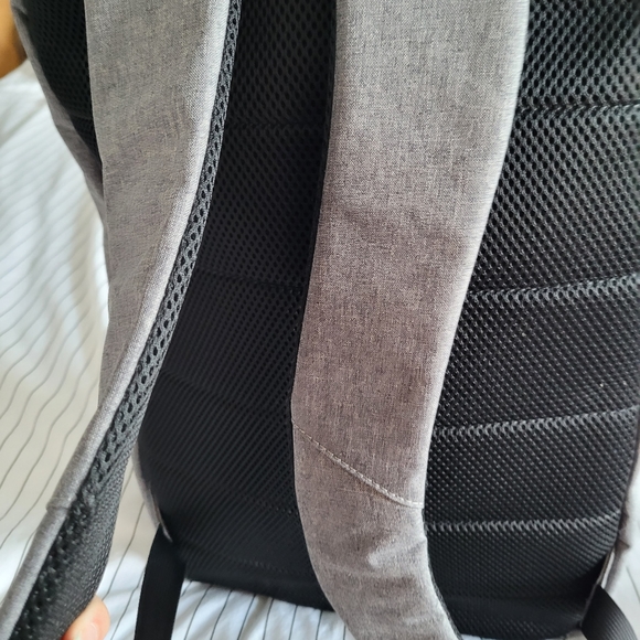 Padded backpack - Picture 5 of 10